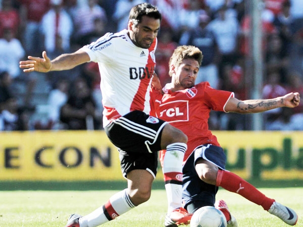 Piden cambiar el horario de River-Independiente