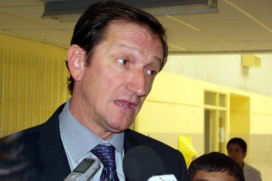 Zaffaroni sigue de licencia por otros 180 días