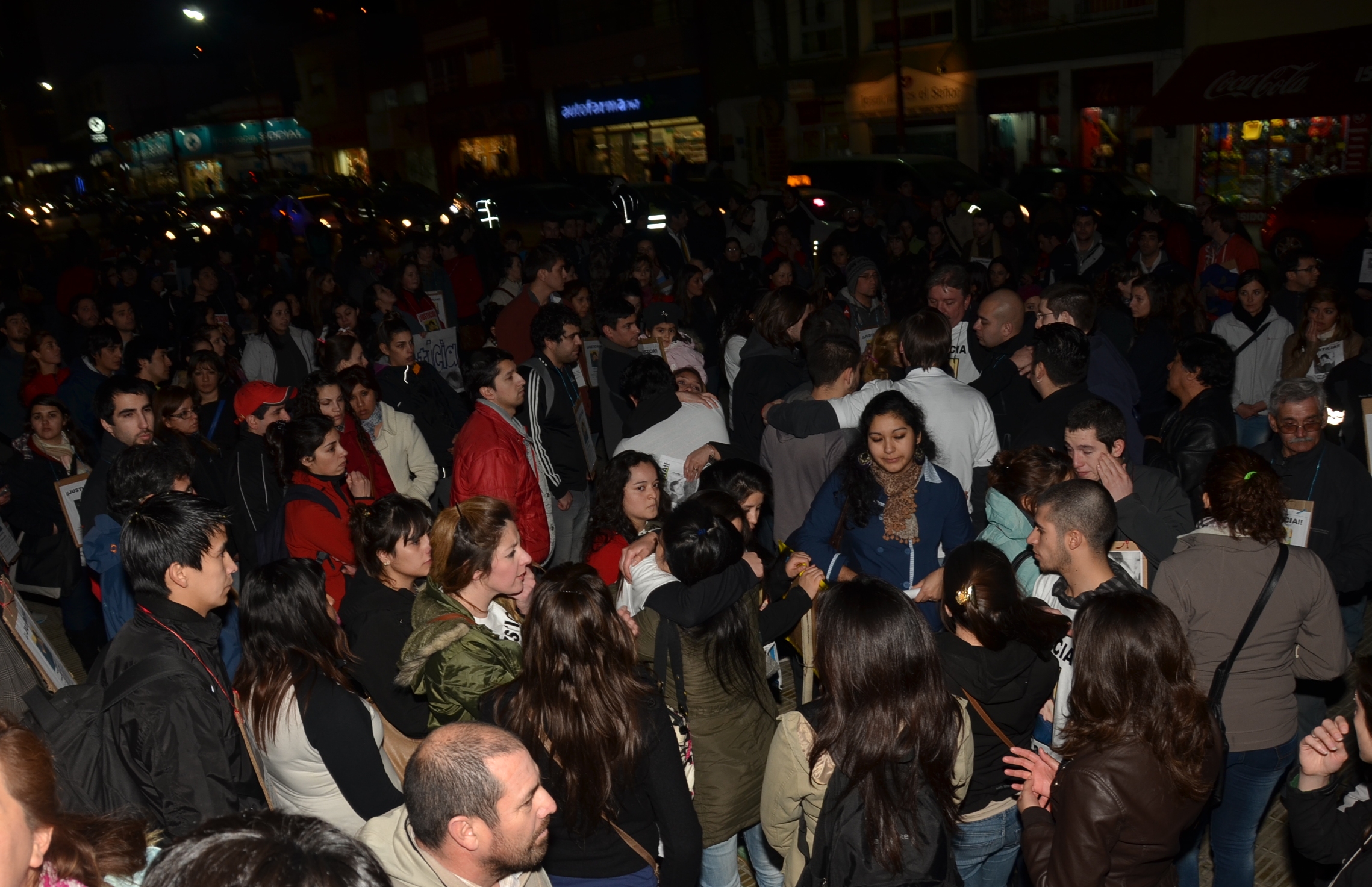 Casi mil personas marcharon pidiendo justicia