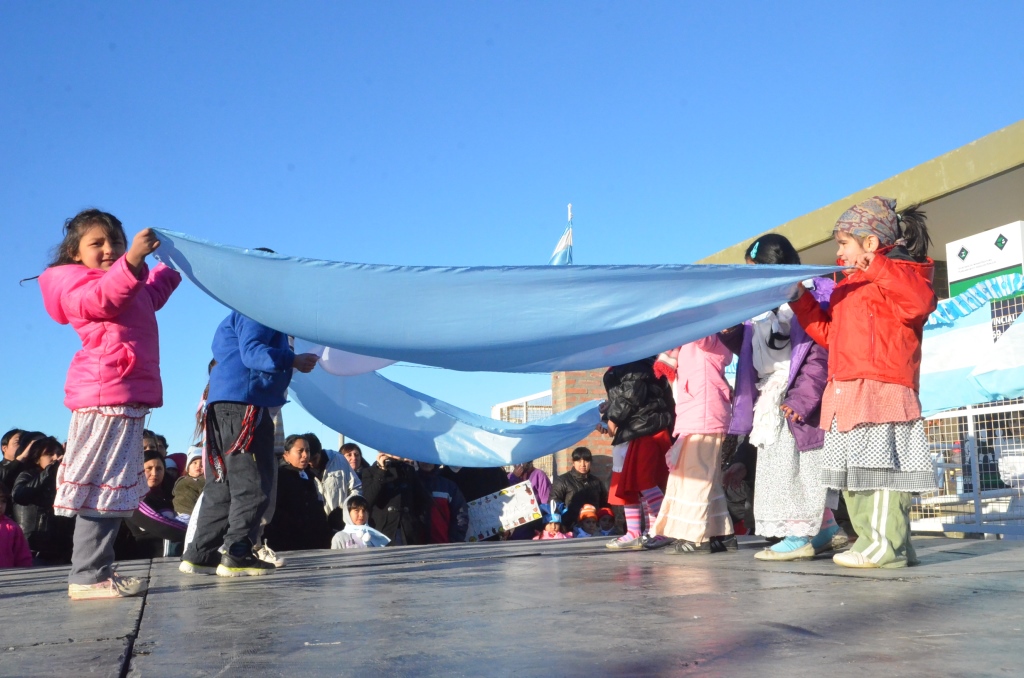 Gran desfile por el 9 de Julio en Stella Maris