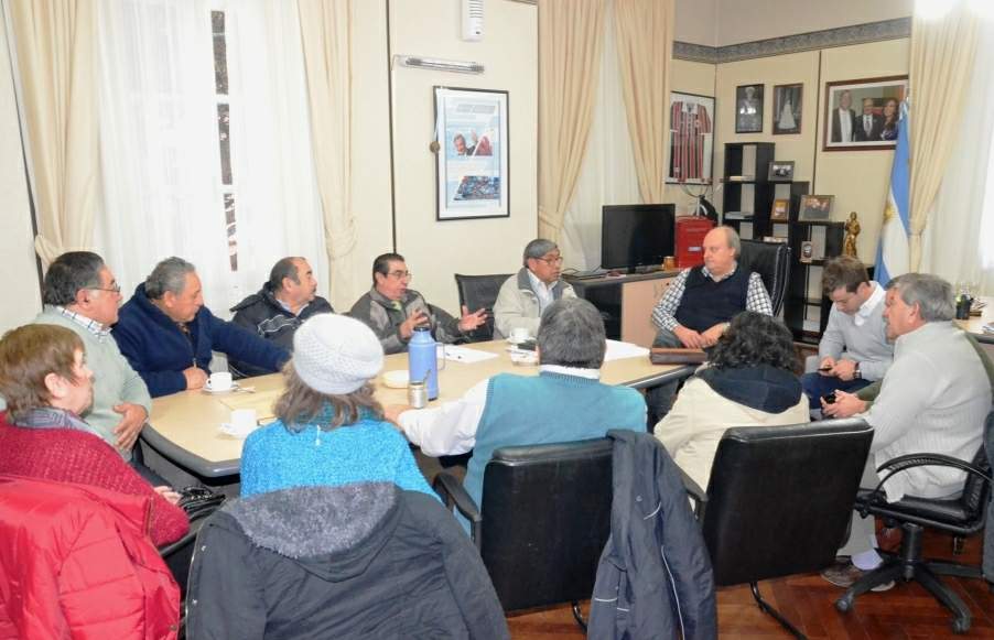 Referentes de jubilados petroleros visitaron a Di Pierro