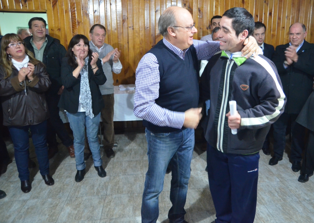Entregan 74 lotes para Bº Don Bosco