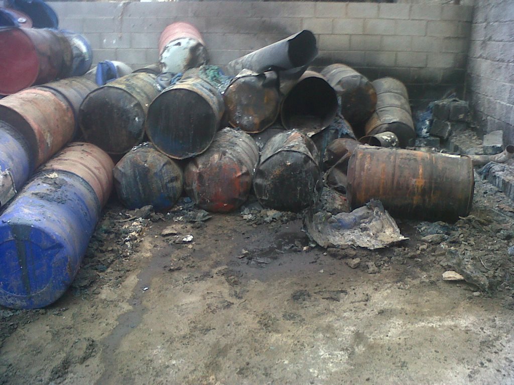 Clausuran una empresa de manejo de residuos peligrosos