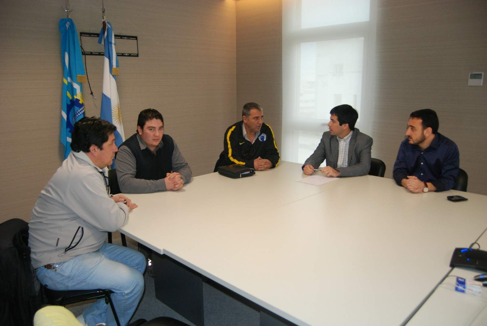 Analizan inversión de obras e incorporación de personal con YPF