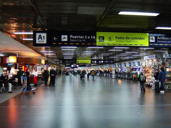 Demoras en Aeroparque por caída del sistema de Aerolíneas
