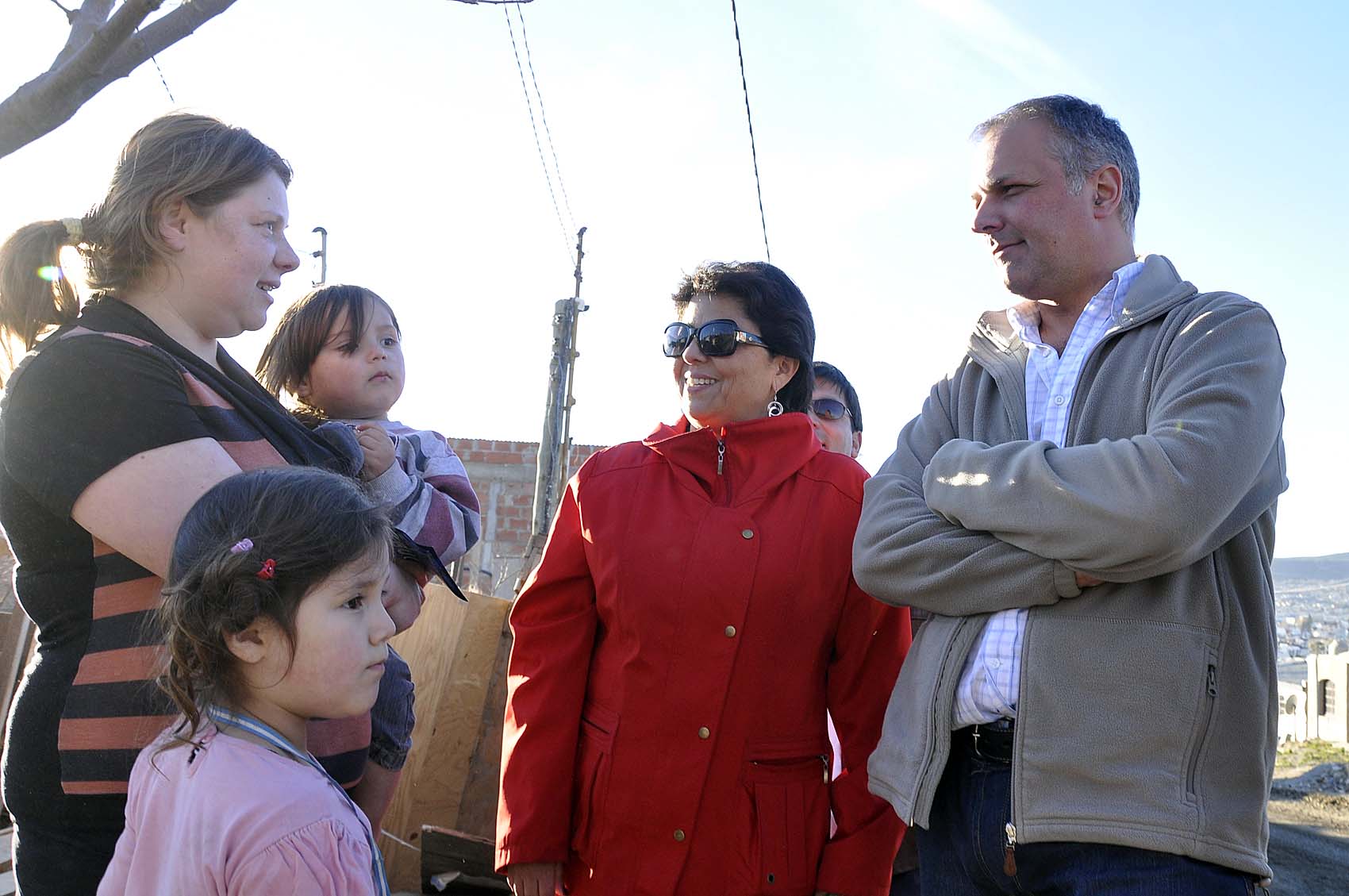Militantes del FPV recorren los barrios de la ciudad