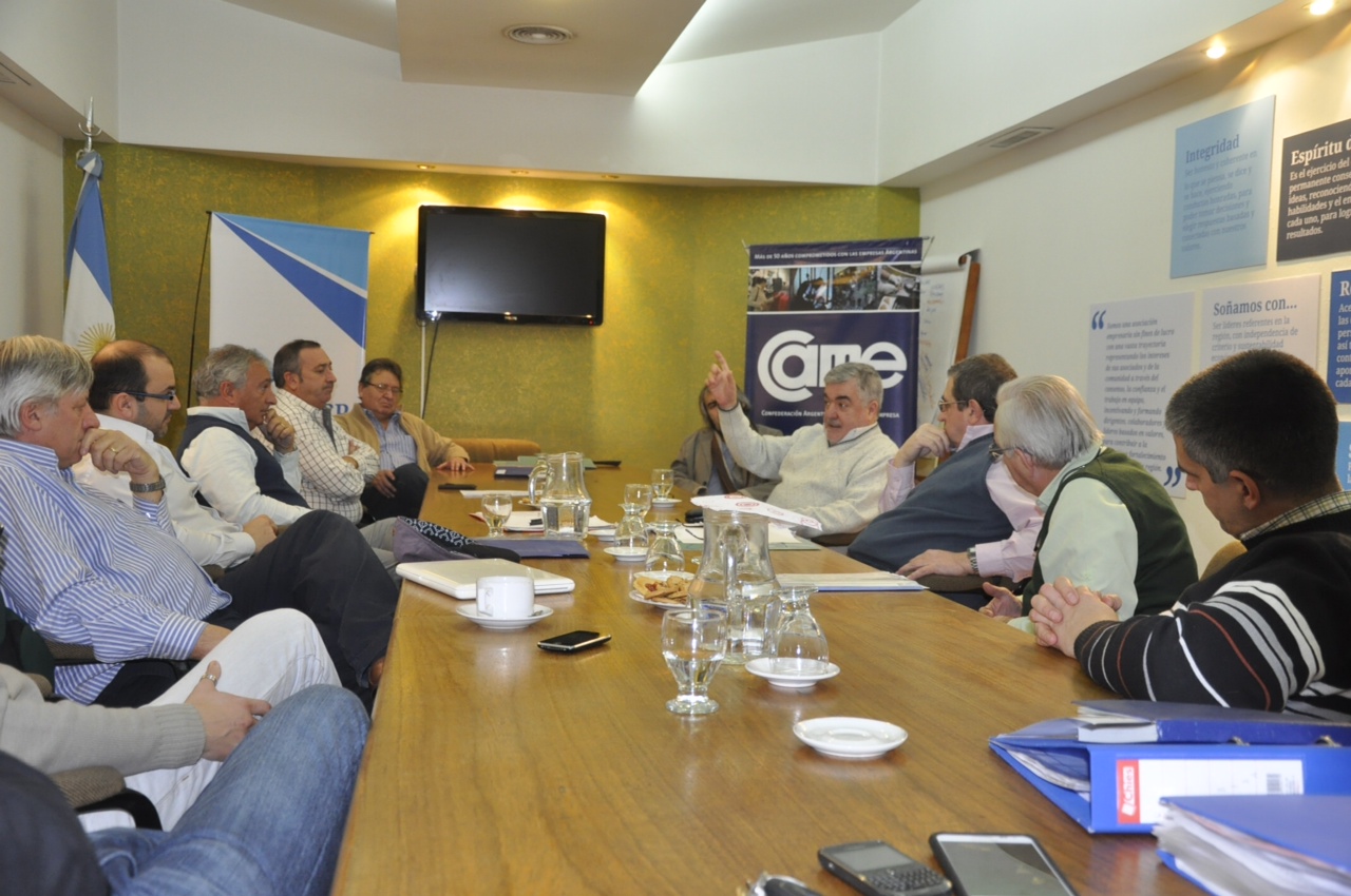 Das Neves se reunió con la Cámara de Comercio