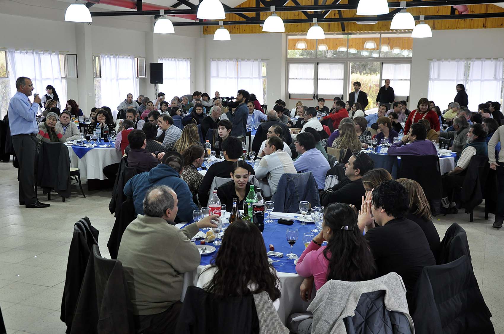 Buzzi y Yauhar junto a vecinalistas