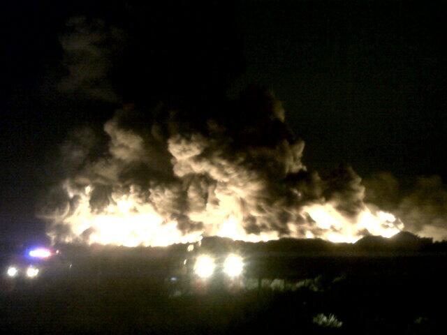 Dantesco incendio de cubiertas en el autódromo