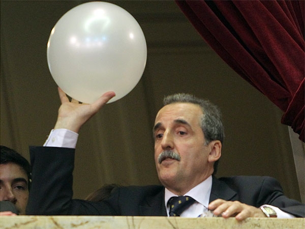 Moreno debe declarar el miércoles por multar a consultoras