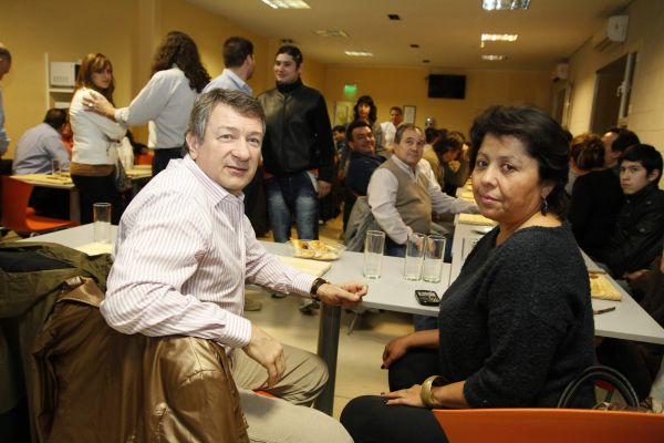 Navarro: “Hay dirigentes que sólo les falta sacarse las plumas”