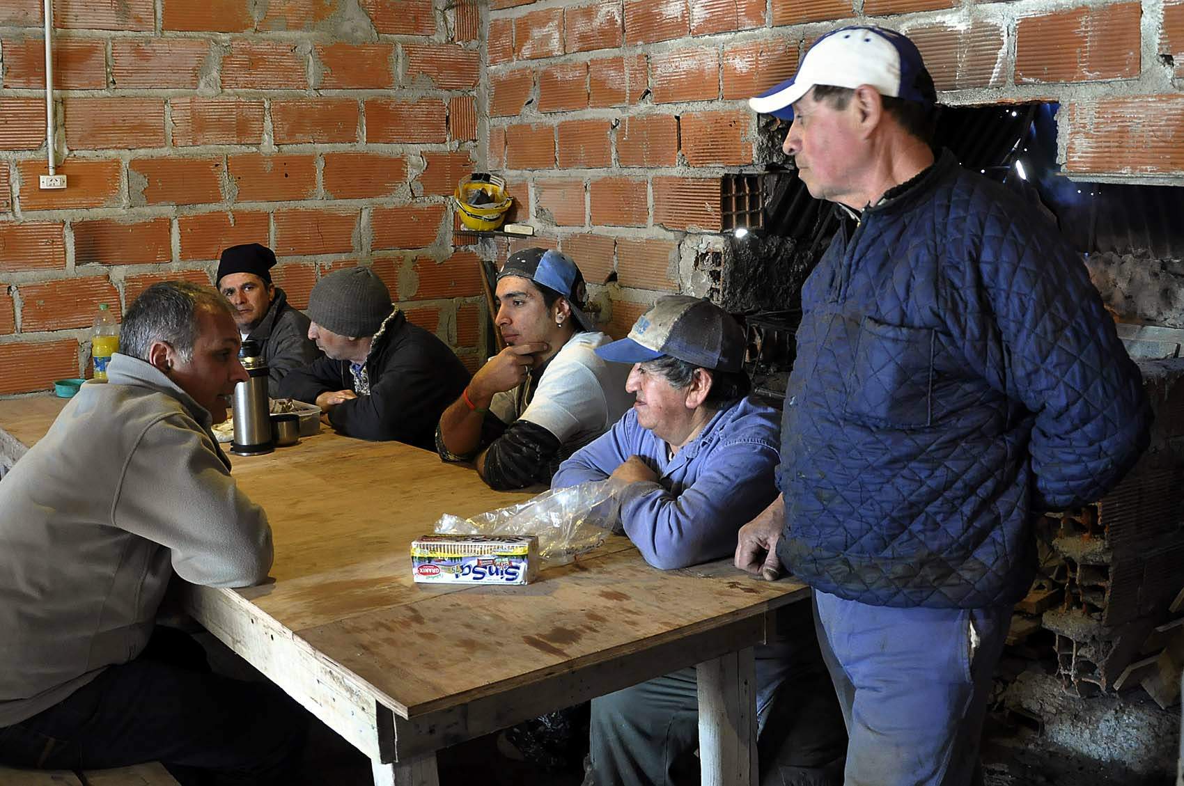El Gobernador supervisó construcción de viviendas para petroleros