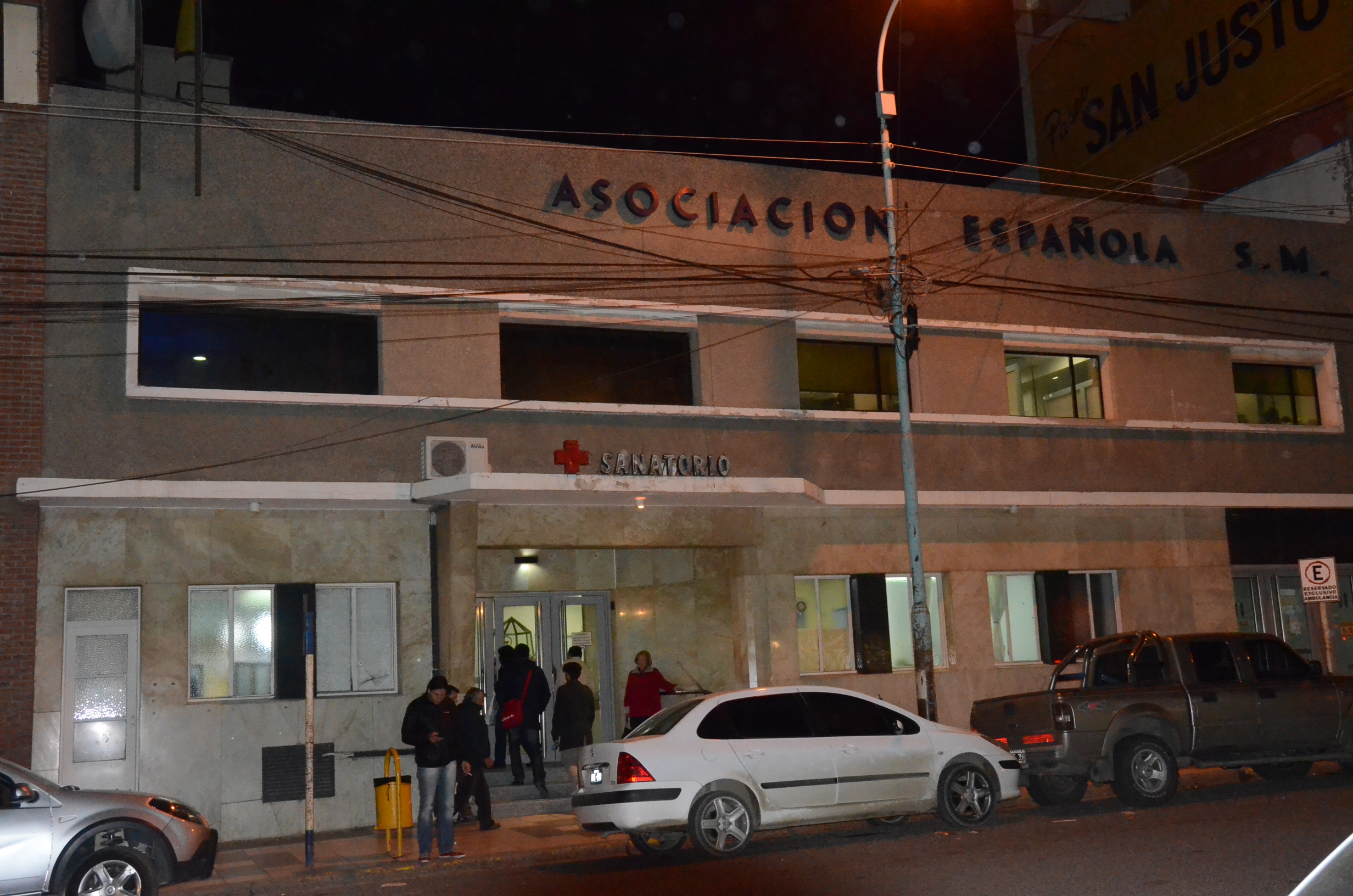 Un camionero atropelló a una mujer policía