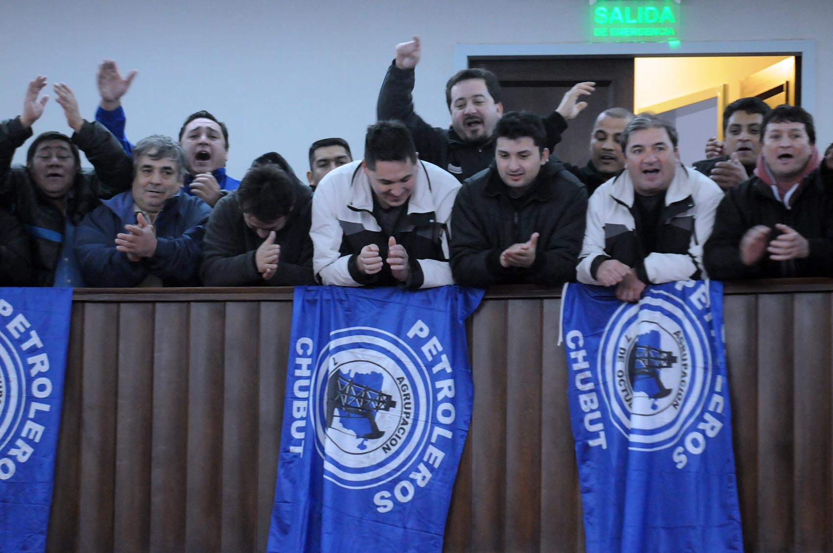 Petroleros apoyaron a Cufré en la Legislatura