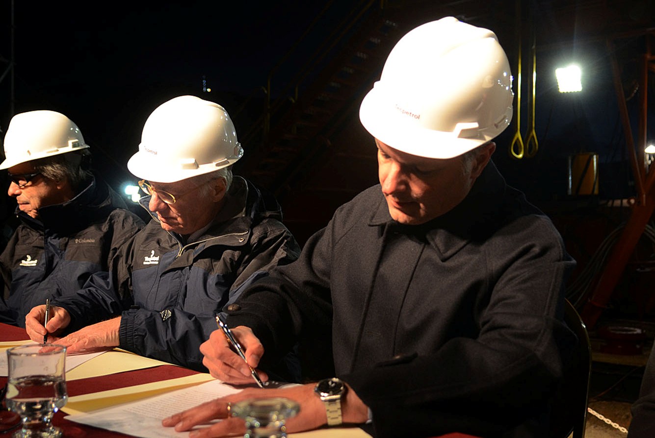 Rocca: “El contrato asegura desarrollo y exploración»