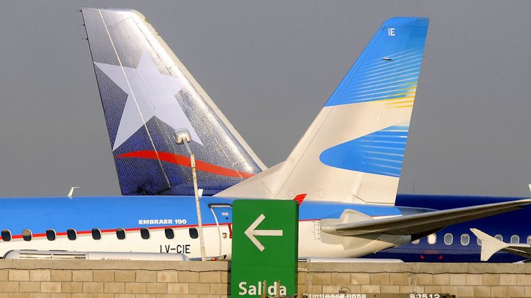 El Gobierno mantiene el desalojo del hangar de LAN