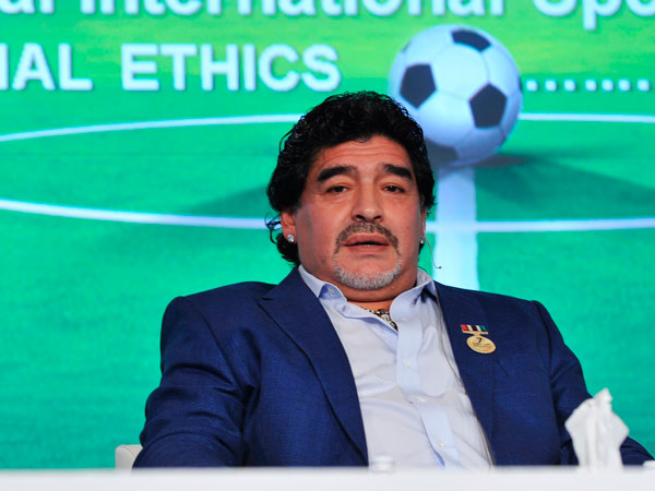 Maradona: «Cuando se vayan Bianchi y Riquelme, tal vez me postule»