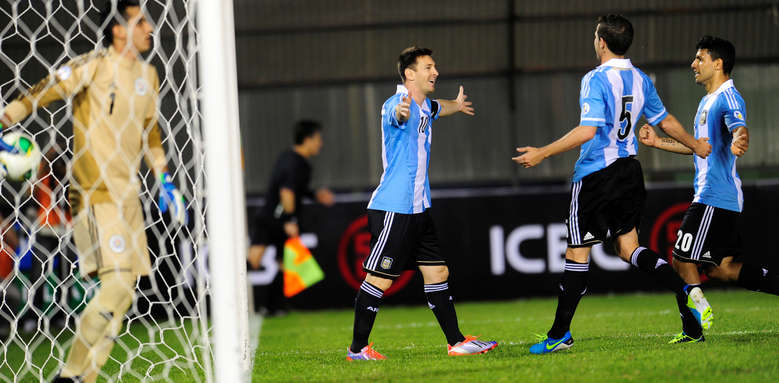 Argentina goleó a Paraguay y está en Brasil 2014