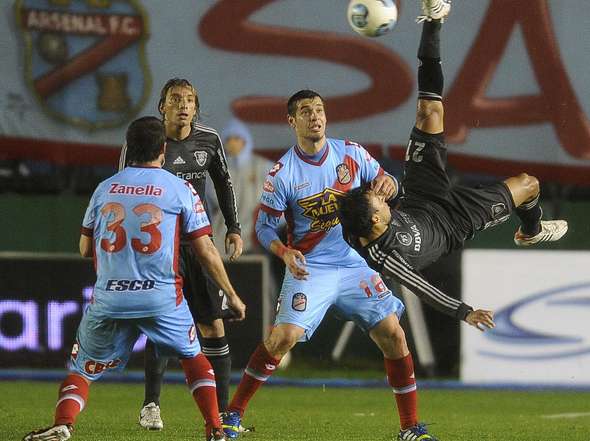 River no pudo con Arsenal y la punta se le aleja