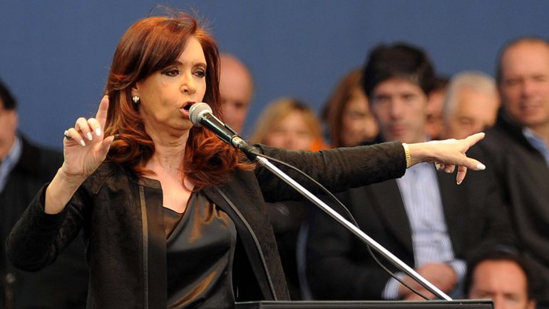 «Aunque no haya agua, nos tiramos a la pileta»