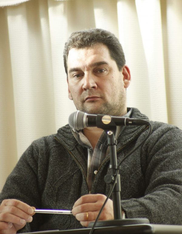 Espinosa: “Quizá intentan debilitar la educación pública y favorecer la privada”