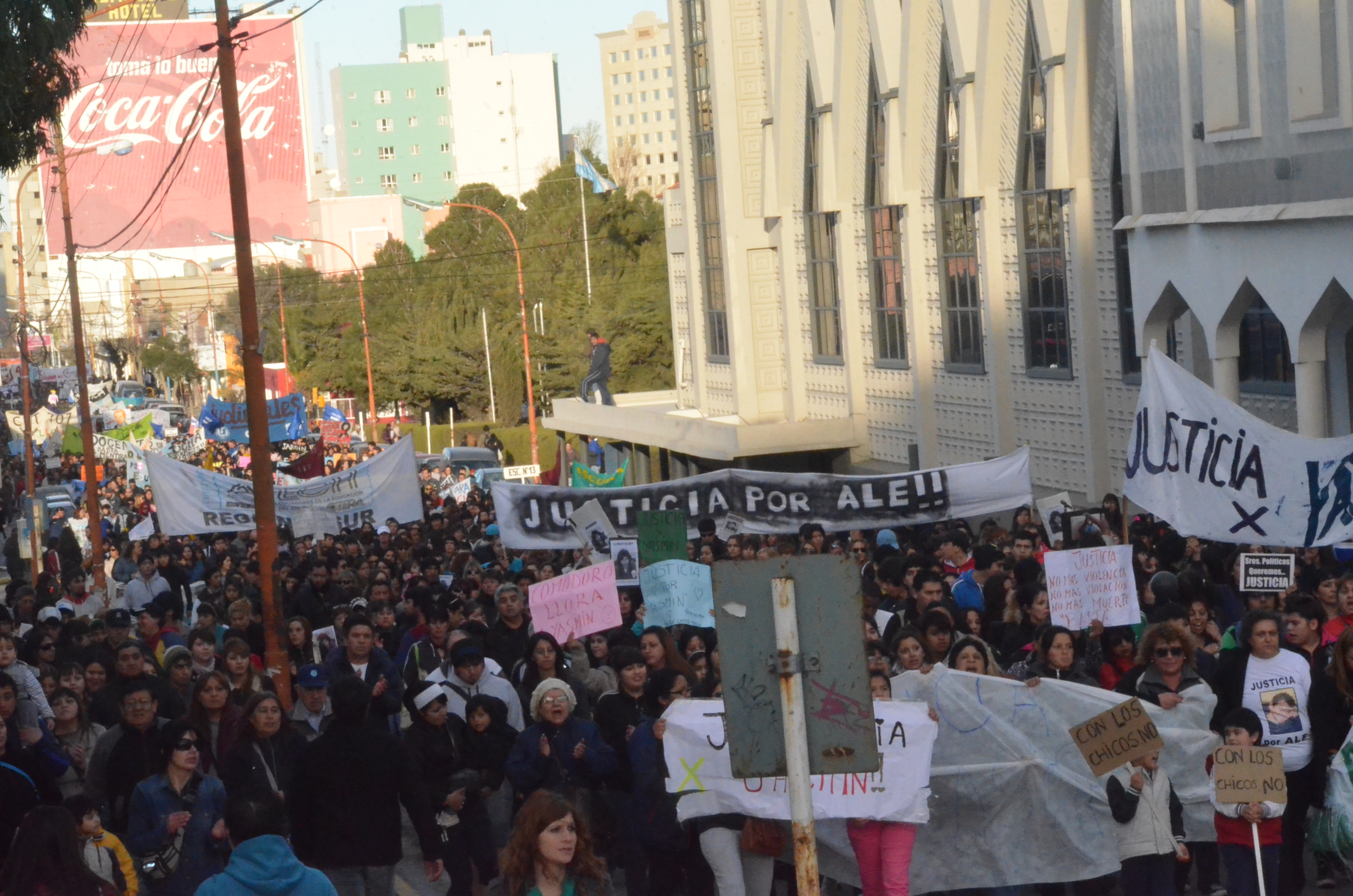 Miles de vecinos marcharon por Justicia