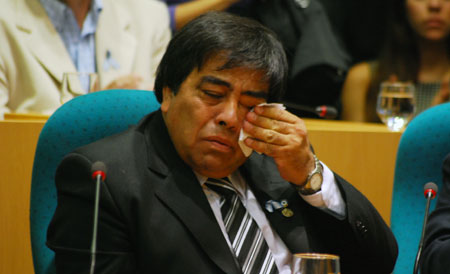 PJ santacruceño pide suspender afiliación de Contreras