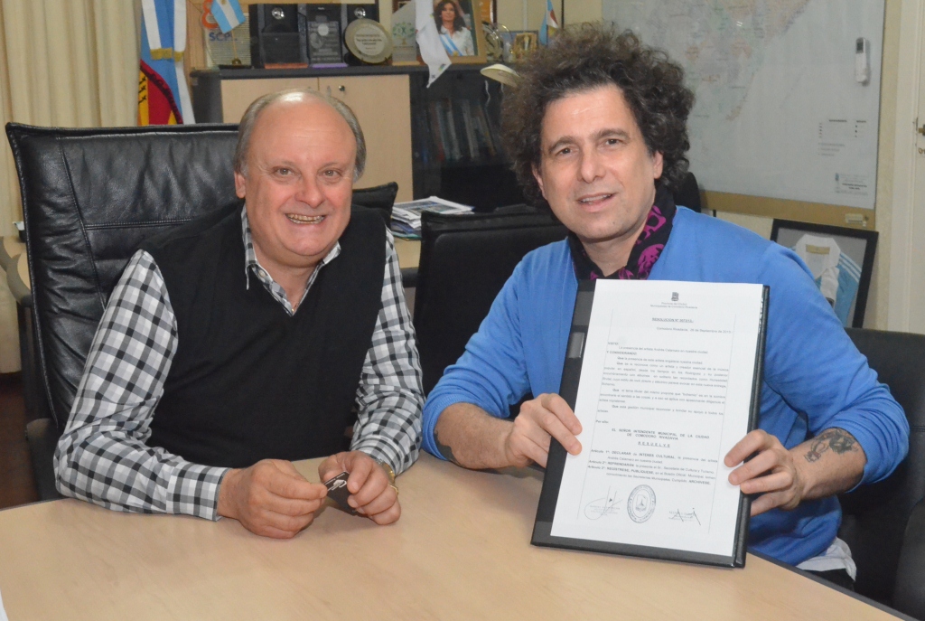 Calamaro visitó al intendente en la MCR