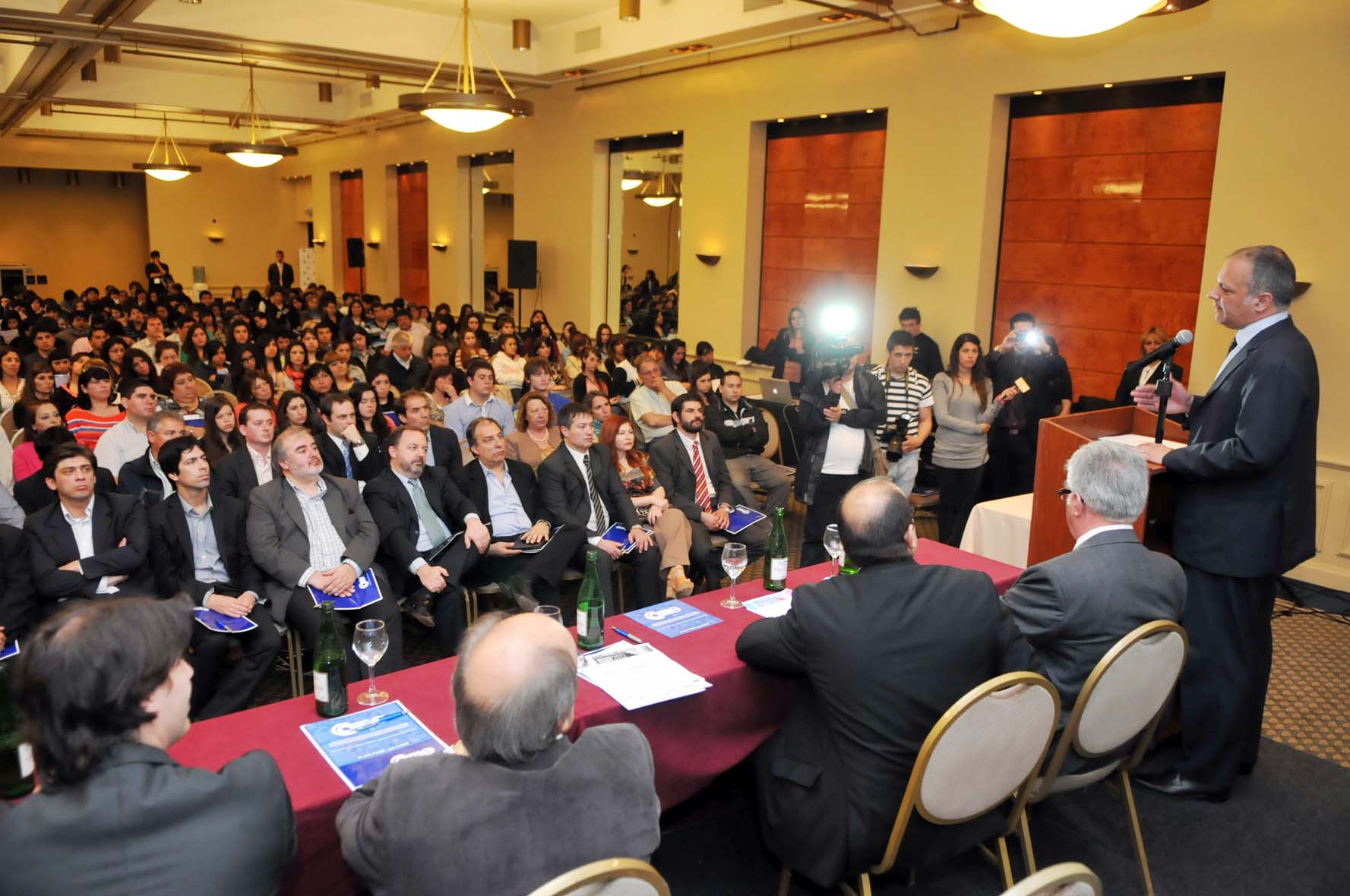 Provincia y Nación asisten a emprendedores en tecnología y negocios