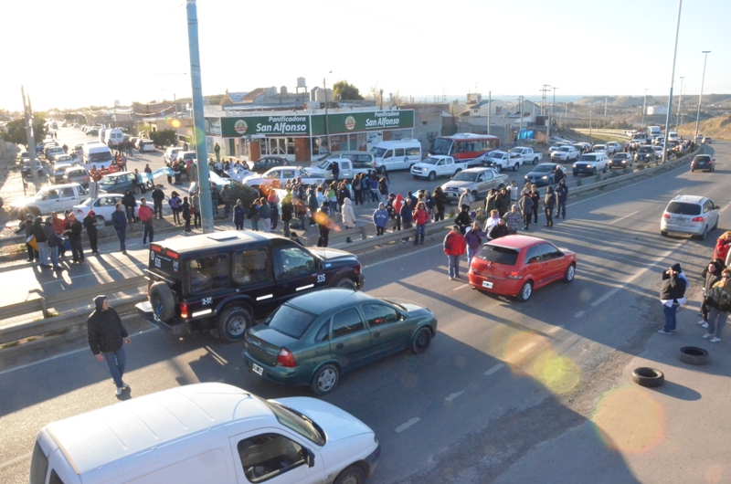 Magno redobla la apuesta en el corte de rutas