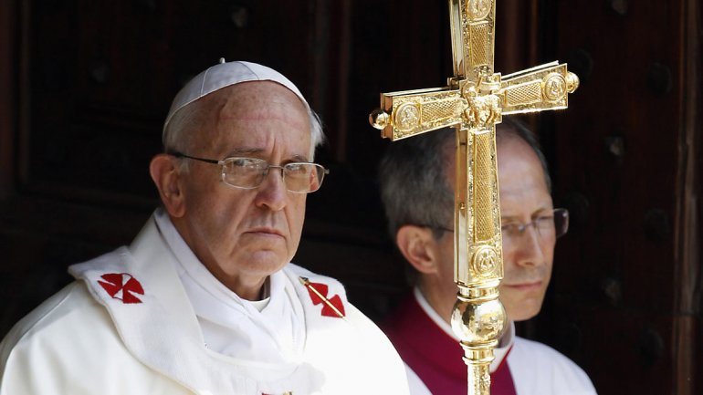 Francisco: «Deben dejar de lado la intervención militar»