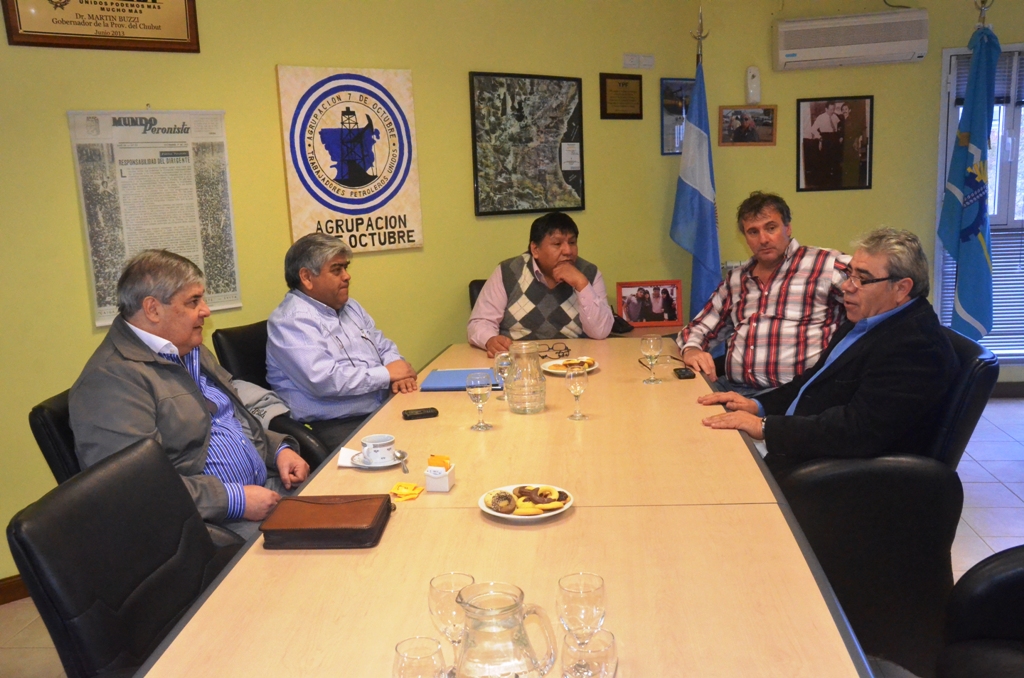 Petroleros se reunió con diputados por Tecpetrol
