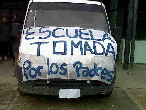 Denuncian a los padres que ocupan escuelas