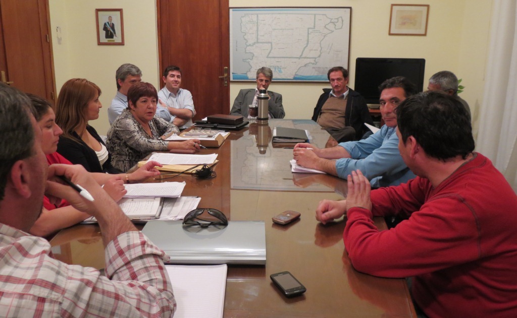 Pasarían a 150 trabajadores de Educación a planta permanente