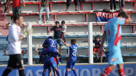 Tigre bajó al último invicto: Venció a Arsenal 2-1