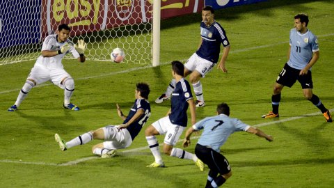 Uruguay le ganó 3 a 2 a la Argentina