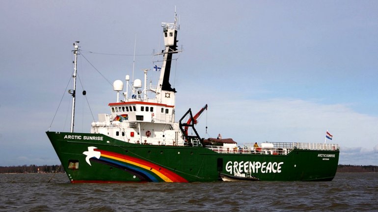 Justicia rusa encontró drogas en barco de activistas de Greenpeace