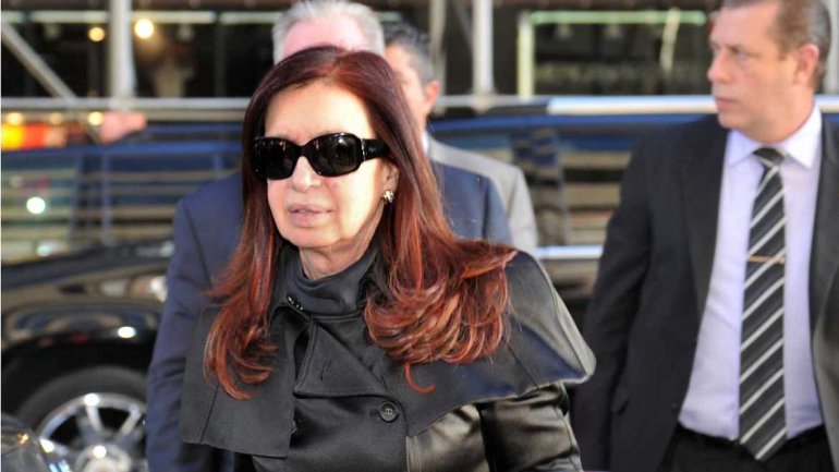 Finalizó la cirugía a CFK: Esperan el primer parte médico