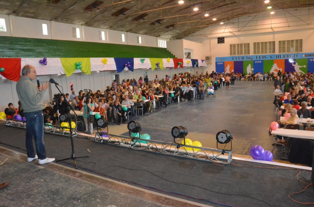 Di Pierro cerró el encuentro de Adultos Mayores