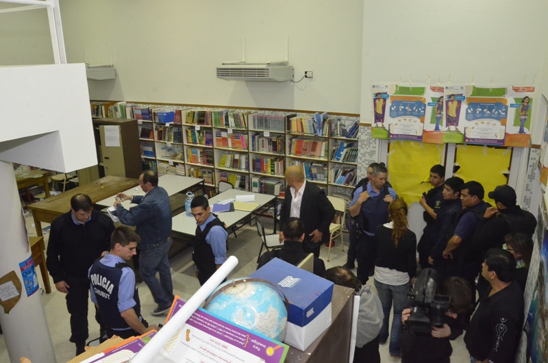 “Lo sacamos así para no chocar con los docentes”
