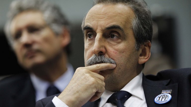 Podrían extender topes de precios a las naftas