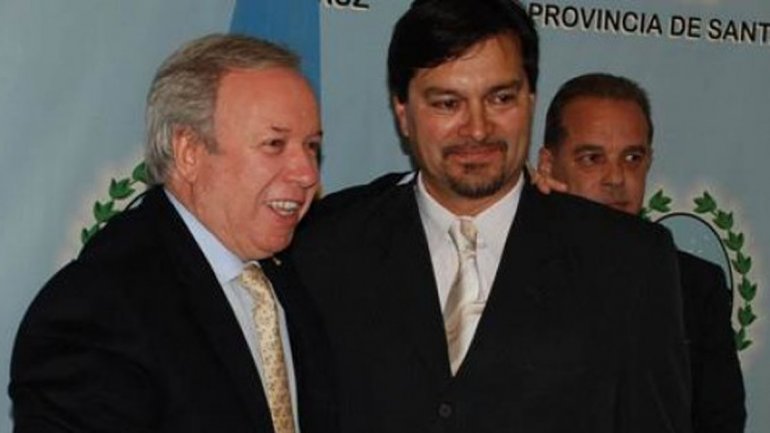 Renuncia y escándalo en el gobierno de Daniel Peralta