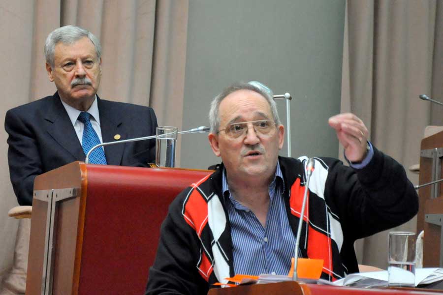 La UCR propone que se declare el Día del Trabajador Estatal