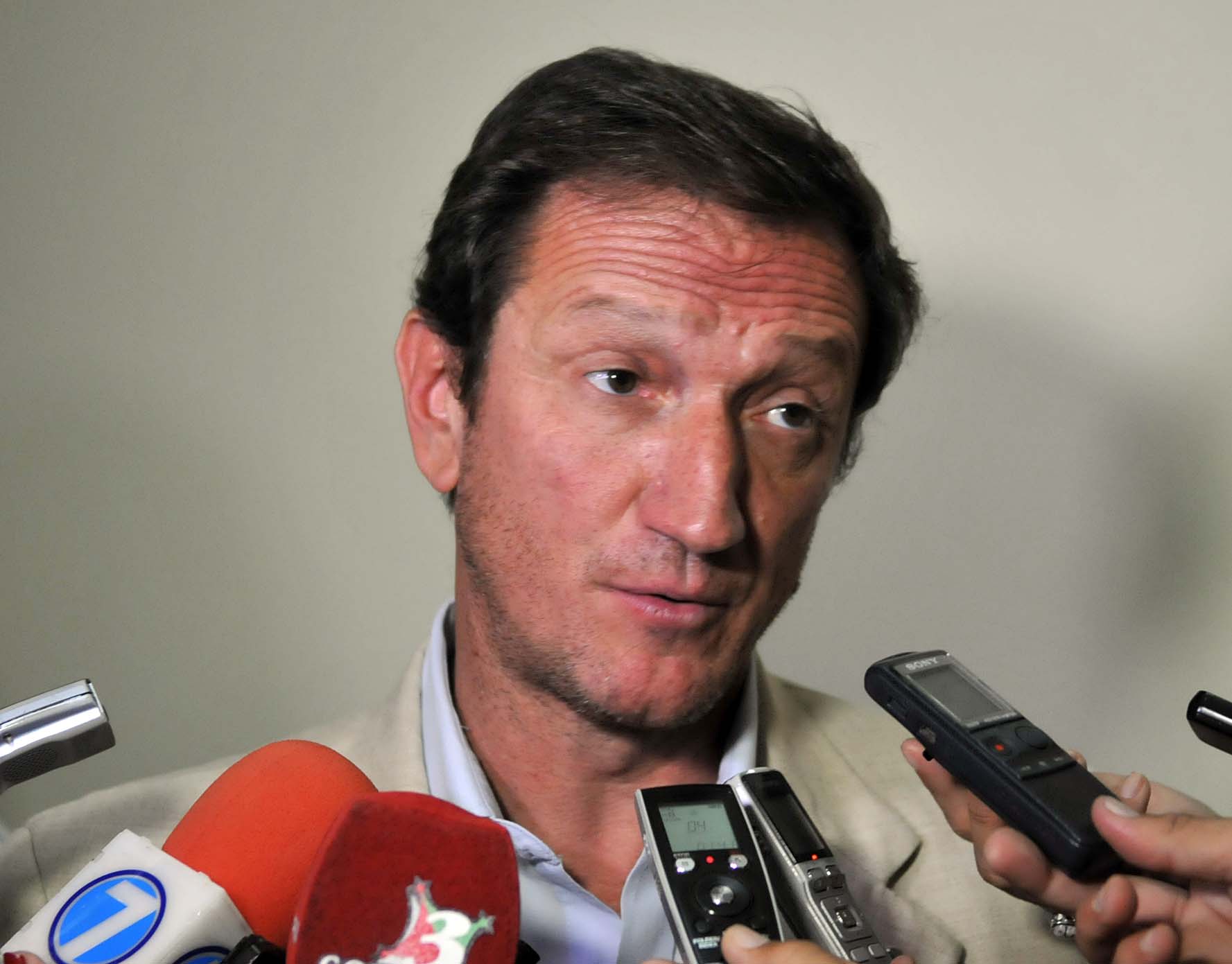 Finalmente renunció Zaffaroni en Educación