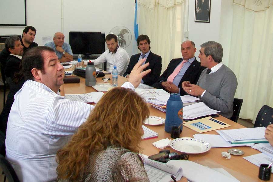 Gobierno describió sus necesidades presupuestarias
