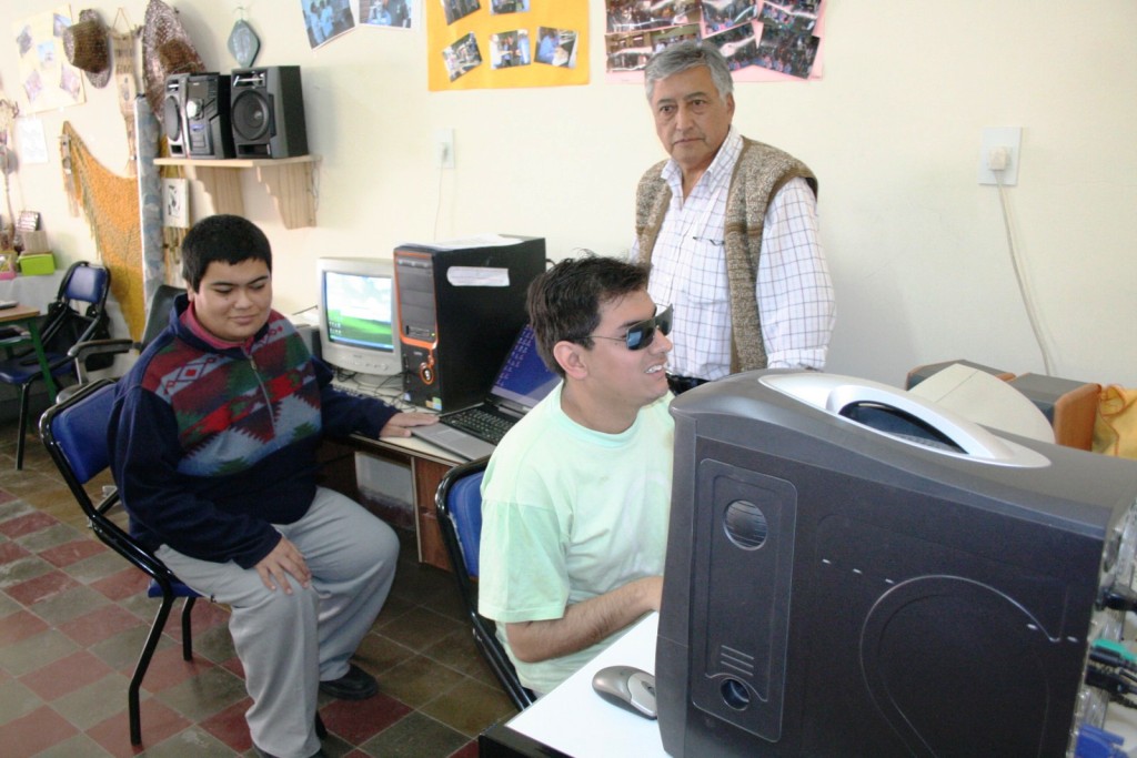 Un joven del Centro Luis Braille culminará sus estudios secundarios