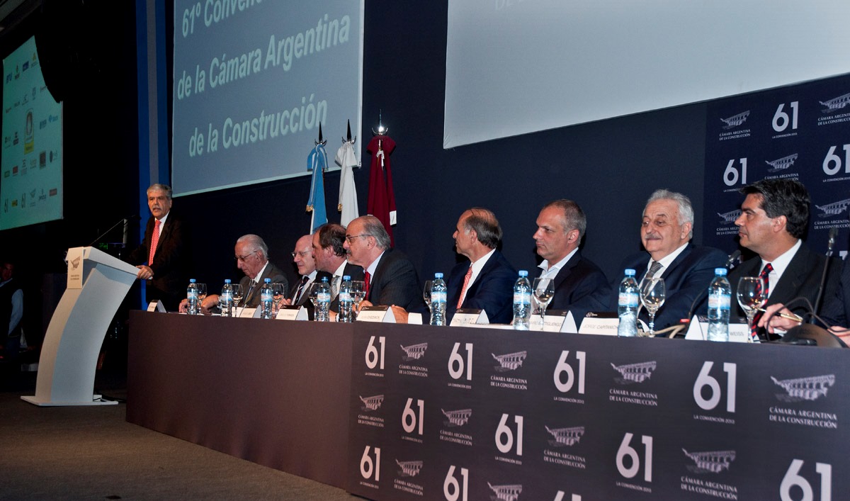 Buzzi estuvo en la Convención de la Cámara Argentina de la Construcción