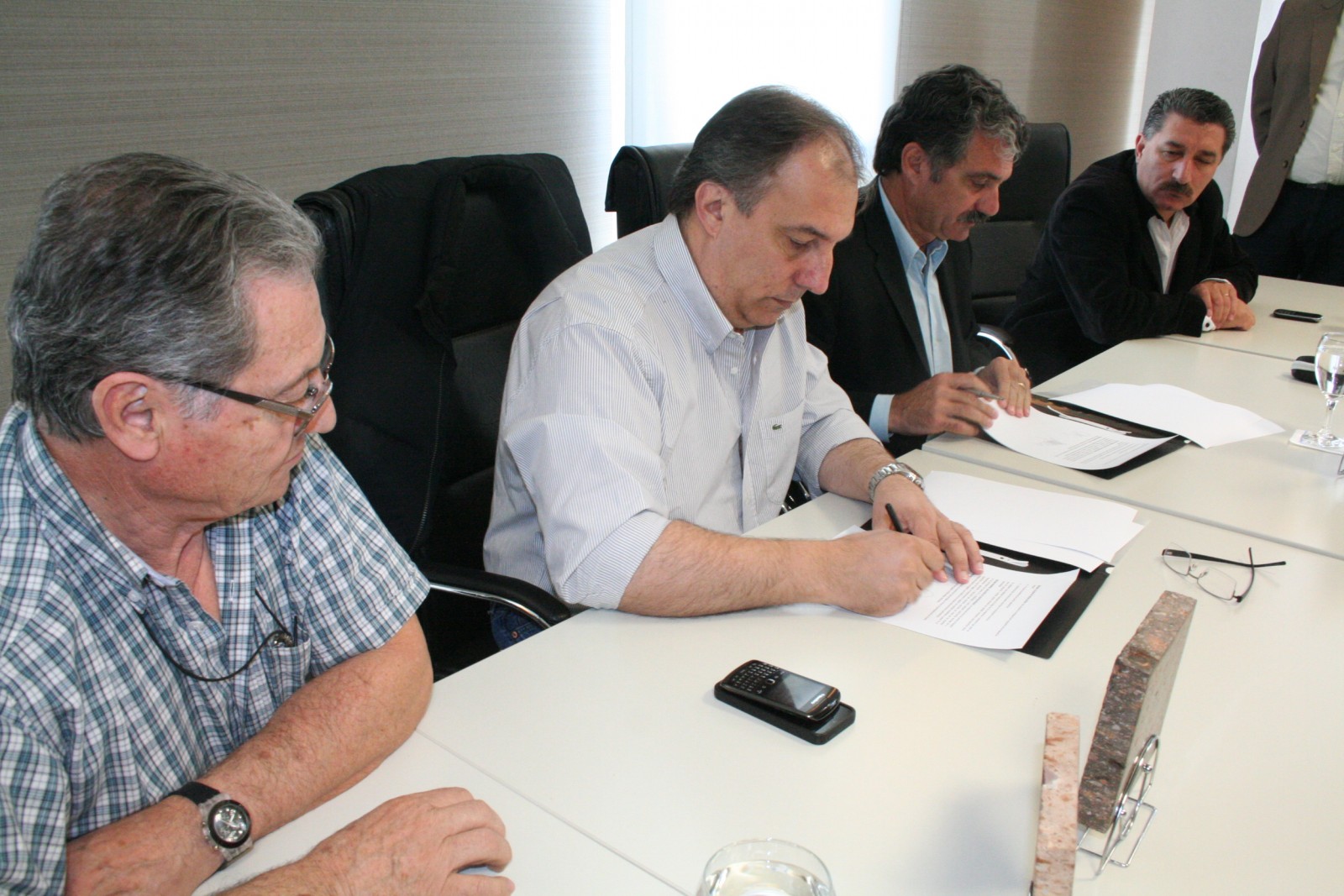 Chubut producirá insumos para construcción de viviendas