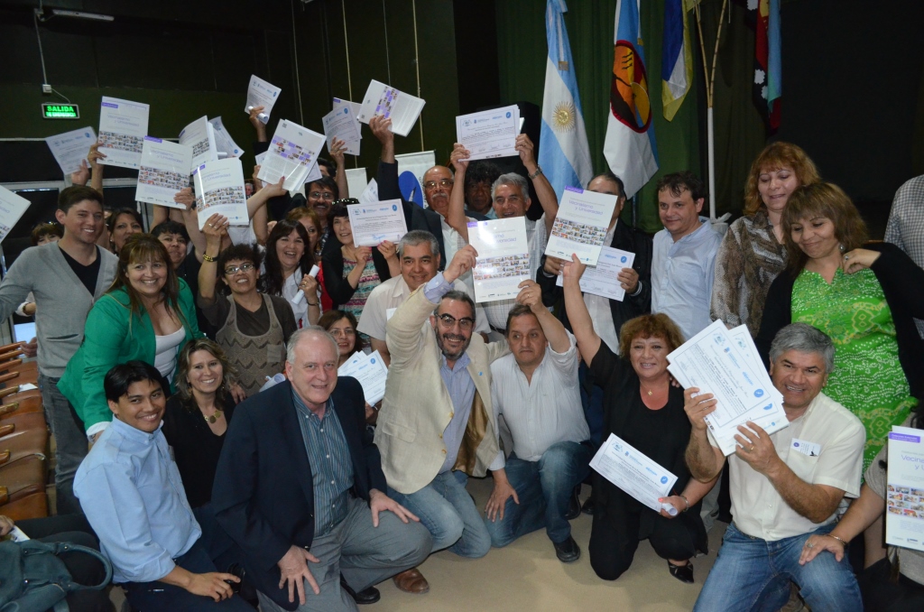 Presentaron el libro “Vecinalismo y Universidad”