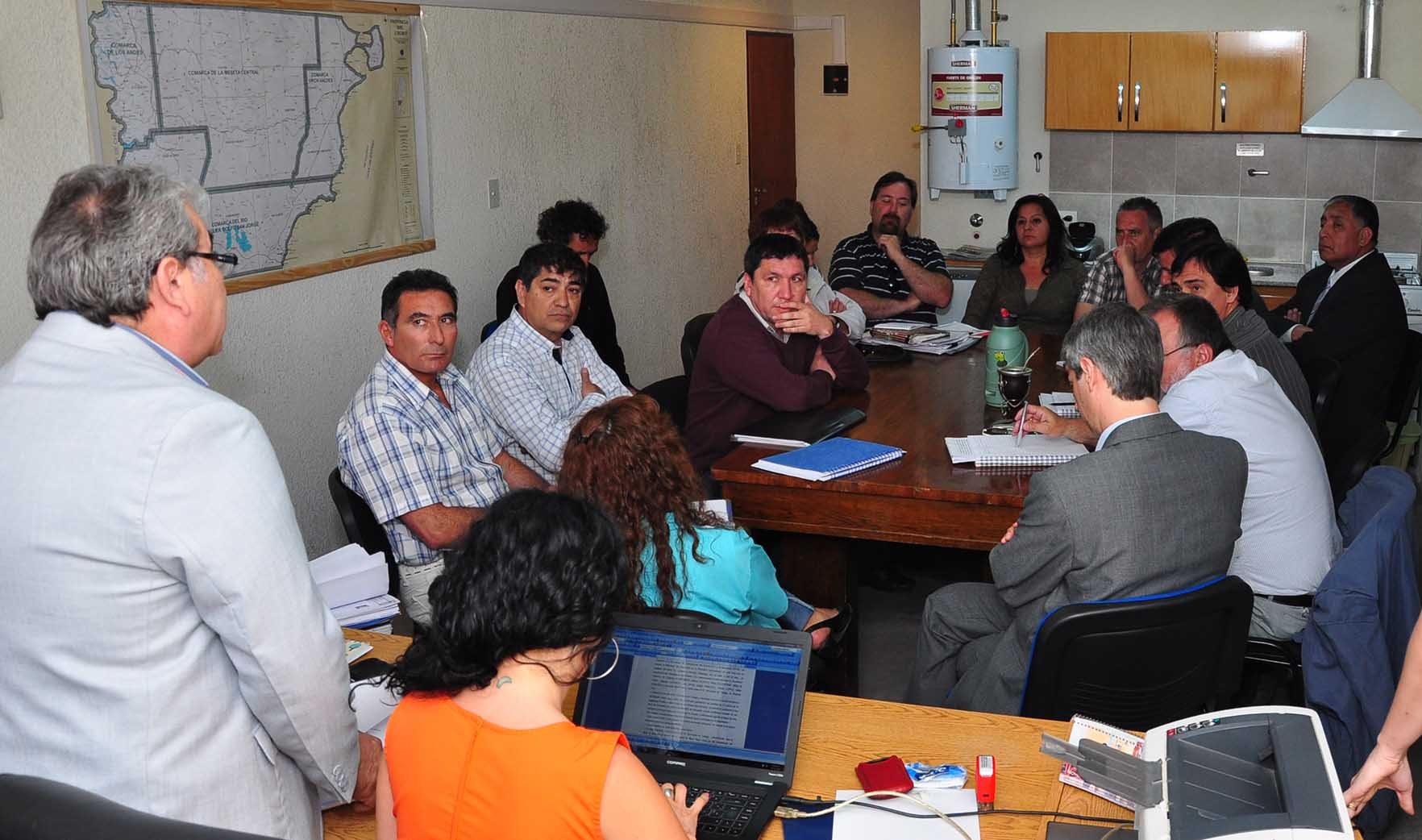 Ofrecen a los auxiliares docentes $1.000 por Zona